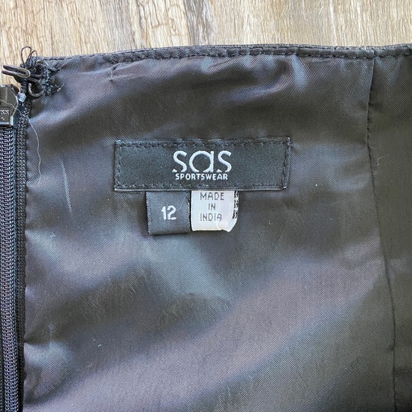 Black leather skirt - Picture 3 of 7